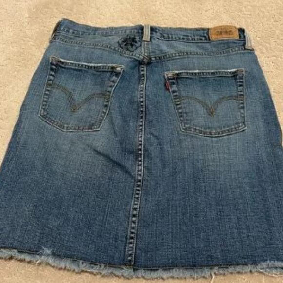 Levi’s Denim Skirt Size 8 - Picture 6 of 9